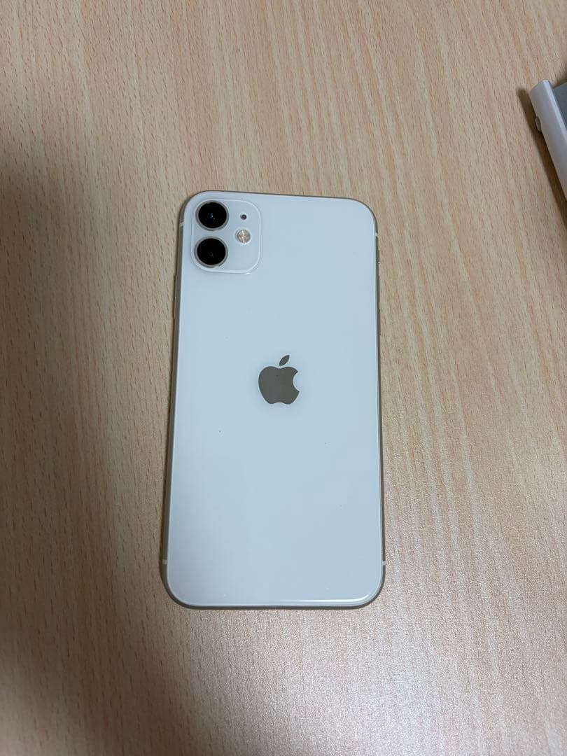 Apple iPhone 11 ホワイト 本体 128GB SIMフリー - メルカリ