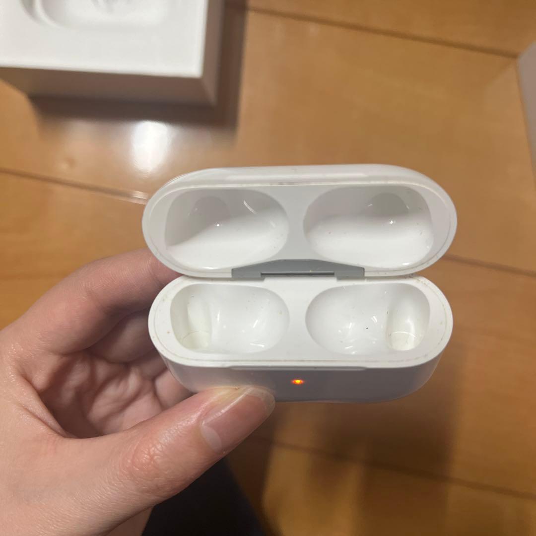AirPods Pro 第2世代 正規品 充電ケースのみ 値下げ交渉可 - メルカリ