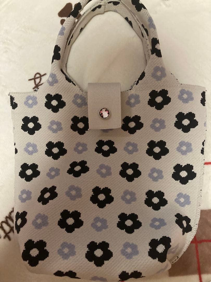 花柄猫ボタン付きハンドバッグ - メルカリ