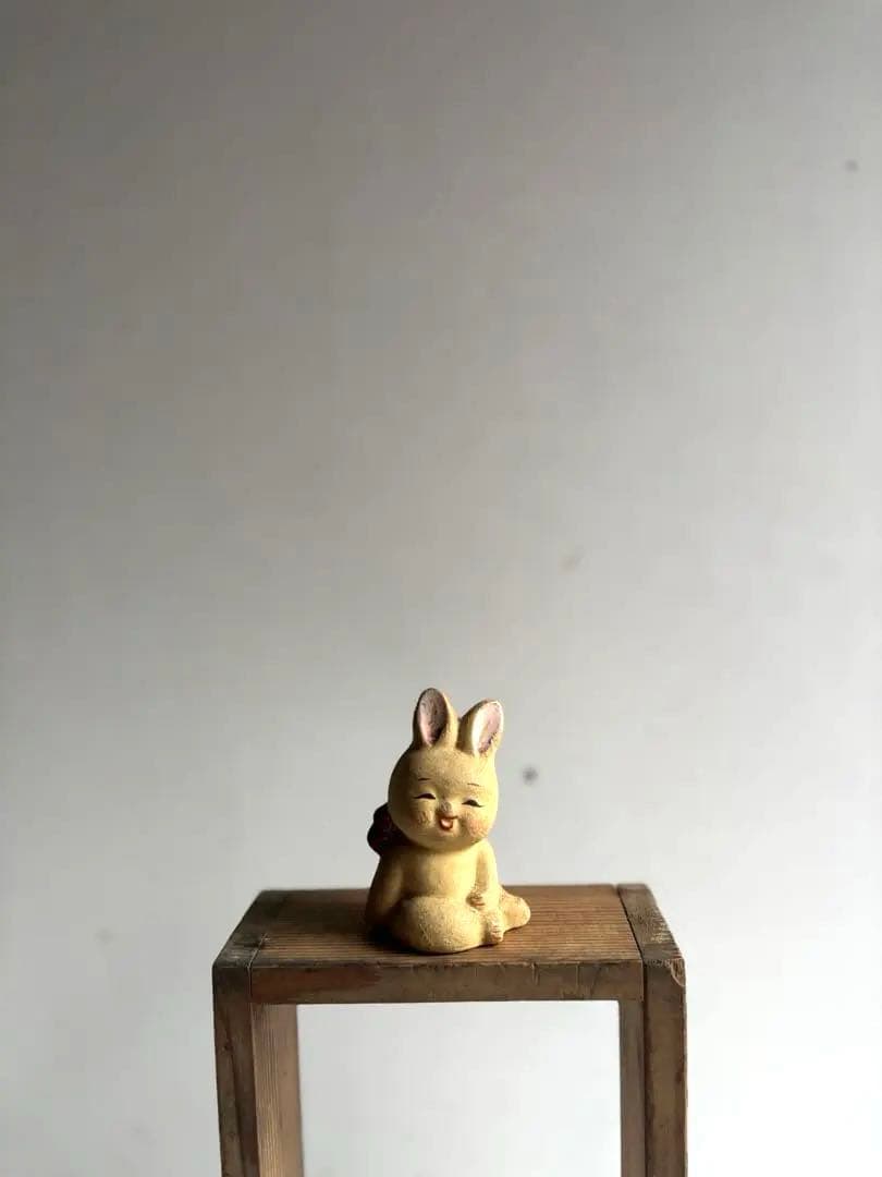 936 フランス パリ 蚤の市購入 小さくて可愛い置物 ③ うさぎ