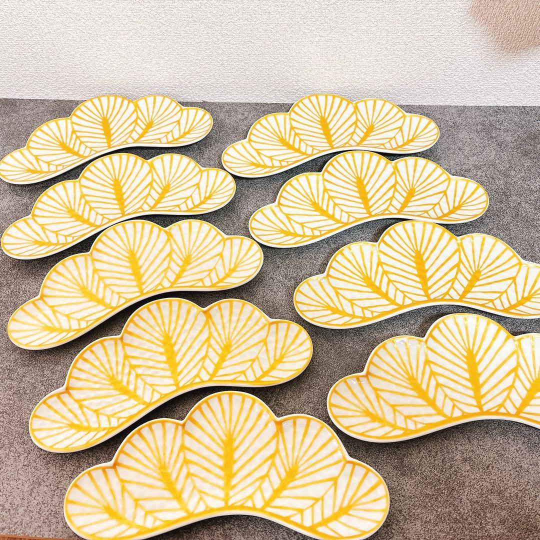 ゆりうすご依頼品　有田焼　幸楽窯　錦金松葉形前菜皿　白金　9点セット Amazon.co.jp: 有田焼 幸楽窯 錦金松葉形前菜皿 銘々皿 6点セット