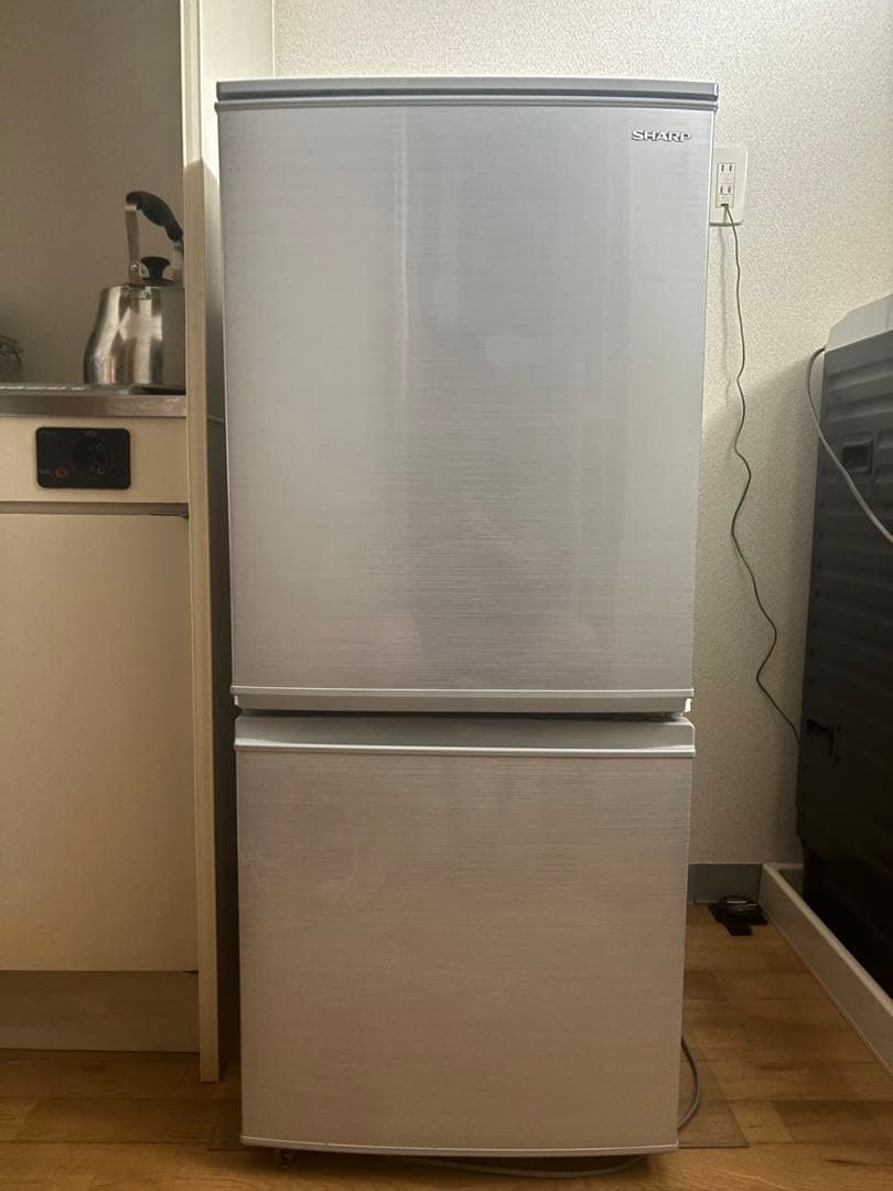 SHARP シャープ 2ドア冷蔵庫 SJ-D14F-S（シルバー） 137L SJ-D14F-S 冷蔵庫 シルバー系 [137L /2ドア /右開き/左開き付け替え