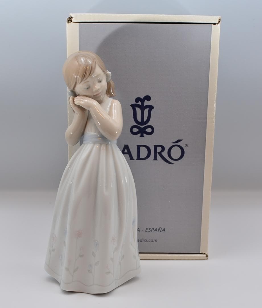 わが家のプリンセス ＃6973 ☆リヤドロ スペイン ポーセリン 箱付き