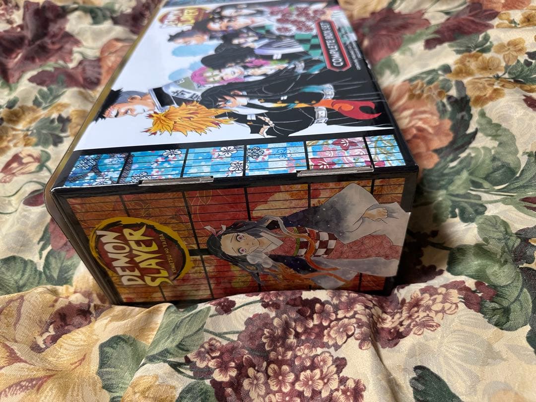 ばぶ太郎様専用】英語版 全巻 鬼滅の刃 全23巻 特別ボックス入り