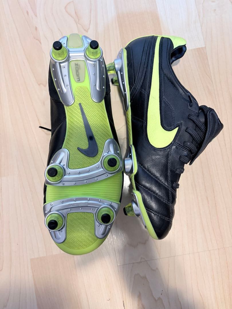 NIKE ティエンポ 取り替え式 25.5 - メルカリ