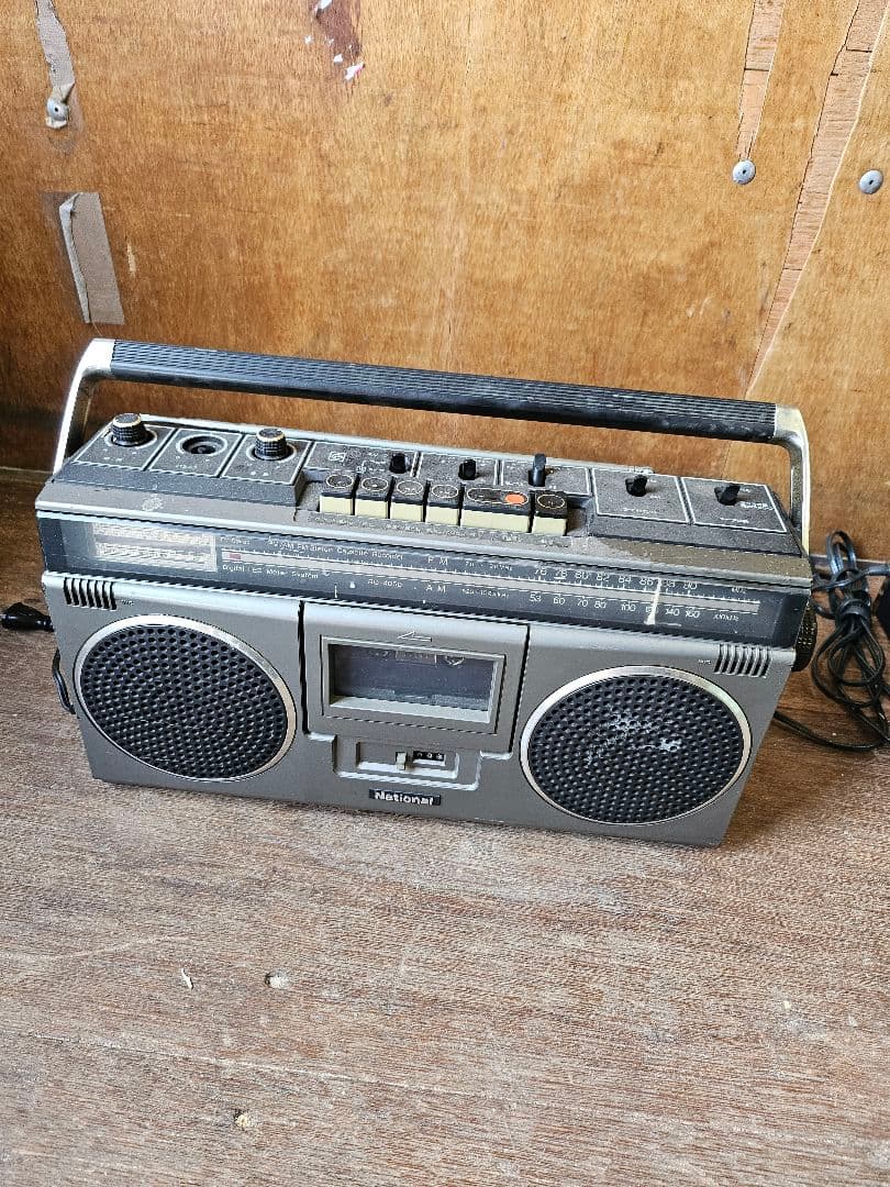 昭和レトロ】 ナショナル ラジカセ RQ-4050 - メルカリ