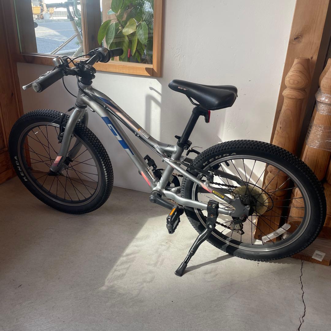 GT stomperキッズマウンテンバイク 20インチ シルバー　引き取り限定 GT ( ジーティー ) キッズバイク STOMPER PRIME 20 V2 ( ストンパー