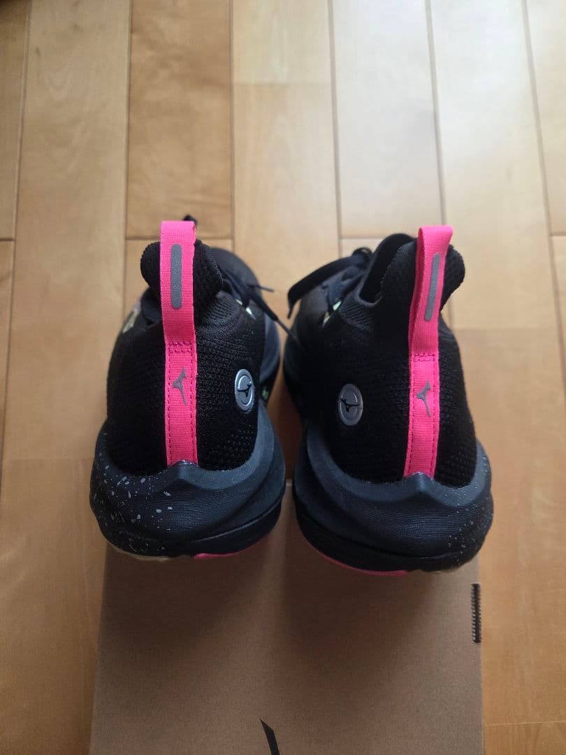 【美品！】MIZUNO NEO VISTA　25.5cm