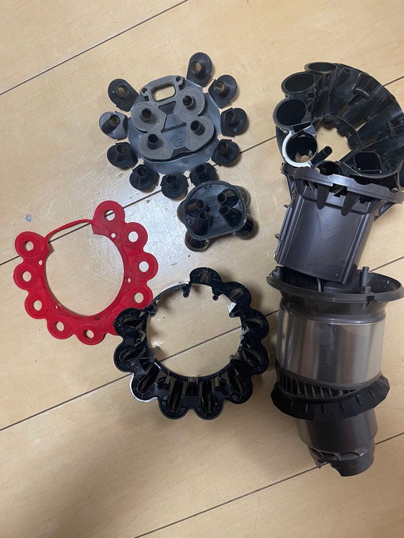 美品】Dyson SV12 Cyclone V10 本体 エコーモード47分 - メルカリ