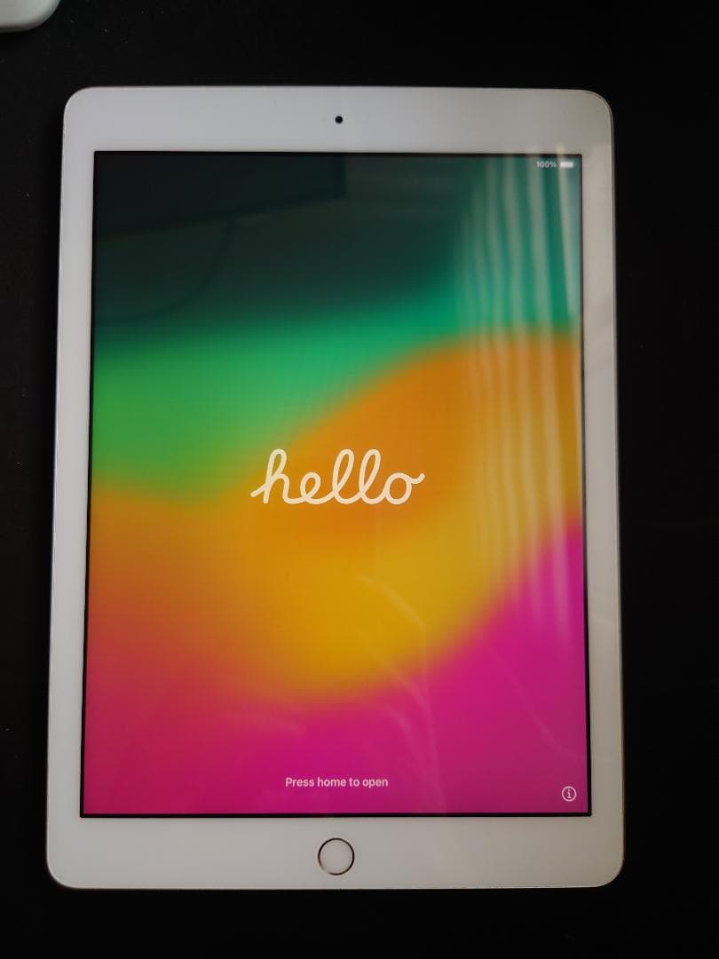 小*界様 Apple iPad シルバー 本体　6世代 128GB Amazon.co.jp: 【整備済み品】 Apple iPad (第6世代) Wi-Fi +