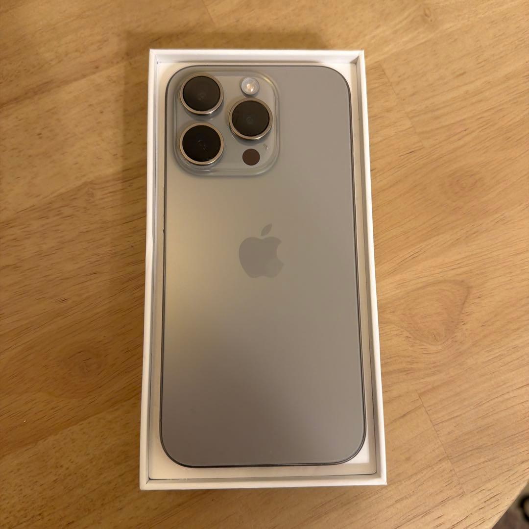 iPhone15pro 256GB ナチュラルチタニウム 画面割れ ジャンク - メルカリ