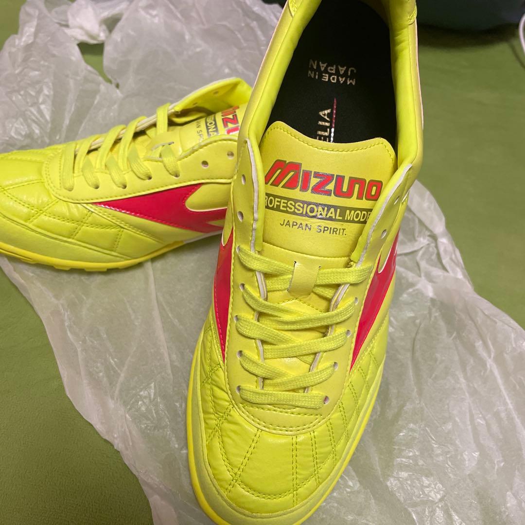 Mizuno Morelia イエロー/レッド - メルカリ