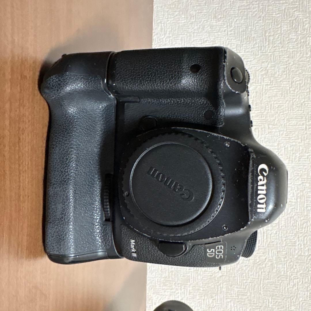 ジャンク品】Canon 5d markiii バッテリーグリップ&レンズ付き - メルカリ