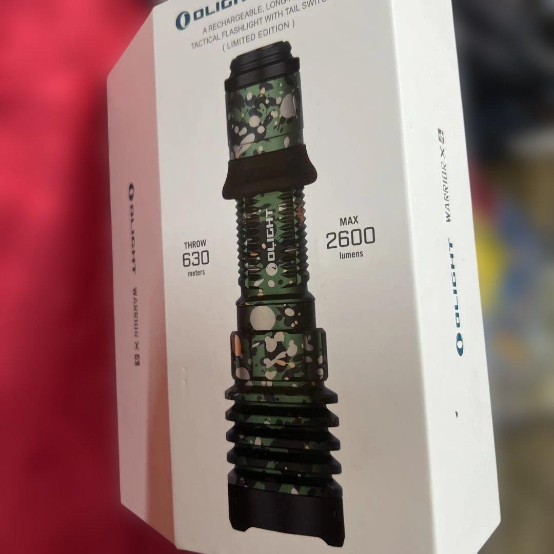 Olight オーライト WARRIOR X 4 CAMOFLAGE 希少　迷彩 Warrior X 4 USB-C/MCC両対応 2600lm 遠距離 - Olight Japan
