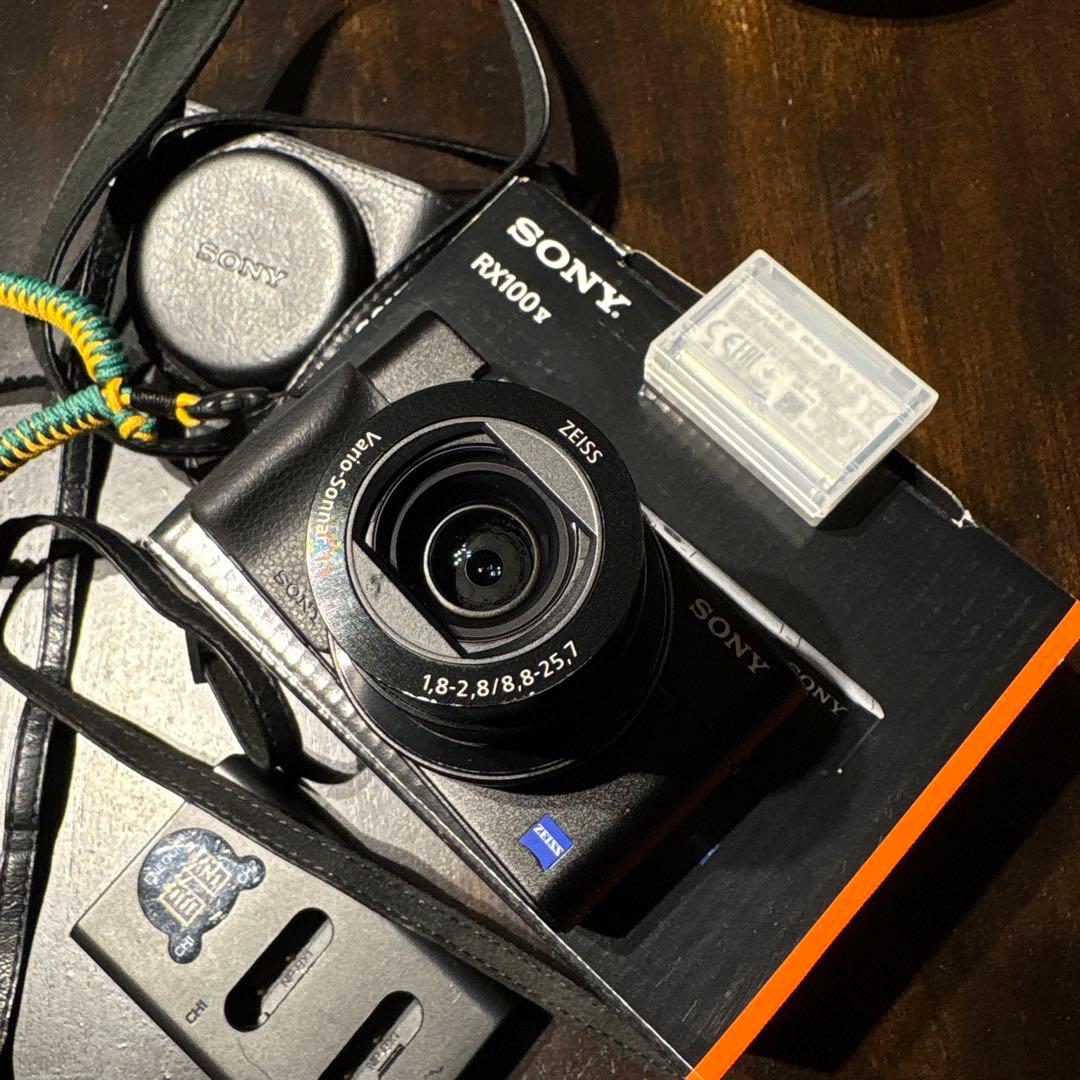 Sony RX100m5a コンパクトデジタルカメラ　おまけ多数！レザーケース付 Sony RX100m5a コンパクトデジタルカメラ おまけ多数！レザーケース付