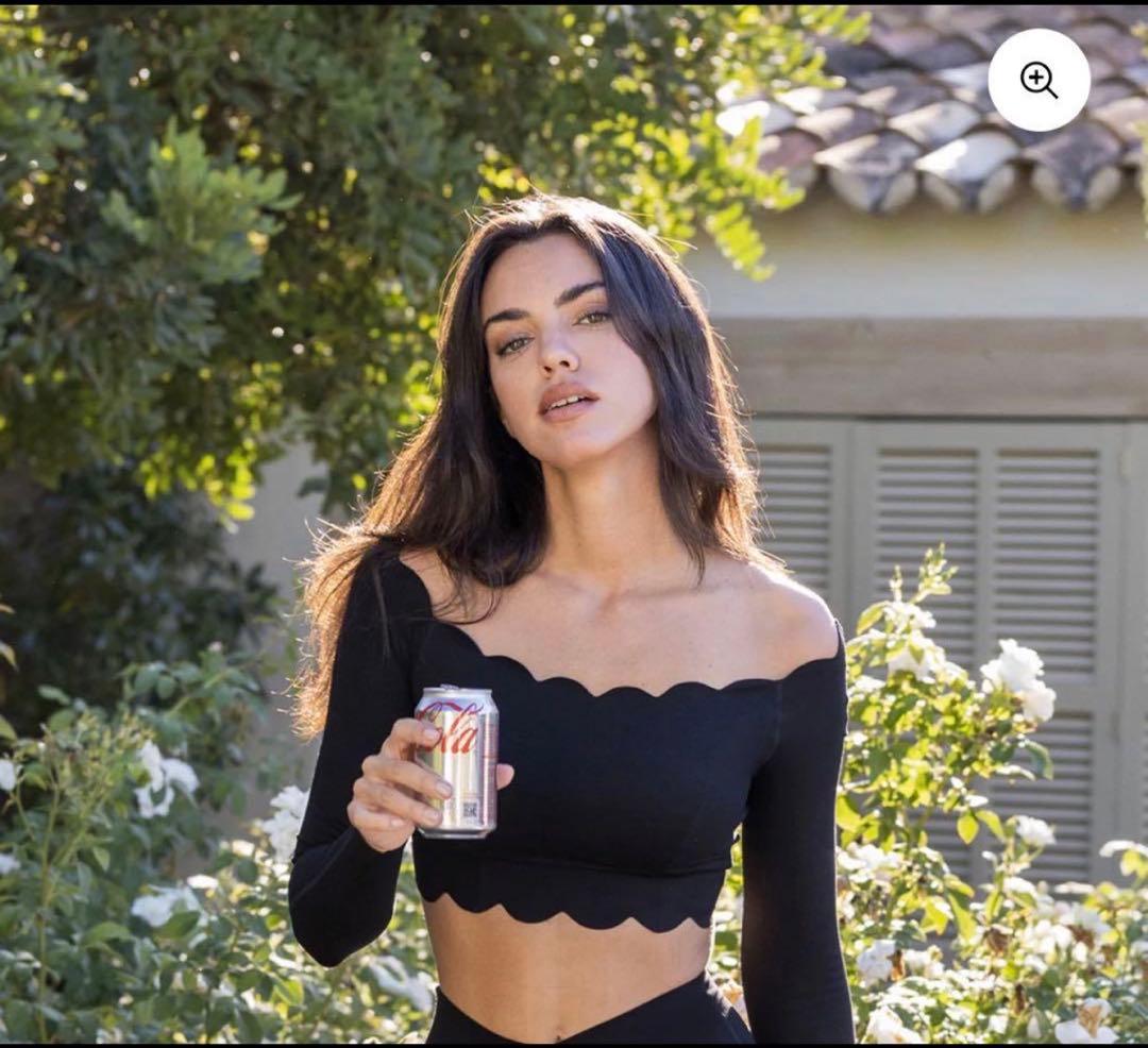 WISKII ブラック オフショルダークロップトップ オフショルダー長袖クロップトップ |女性クロップトップ | WISKⅡ