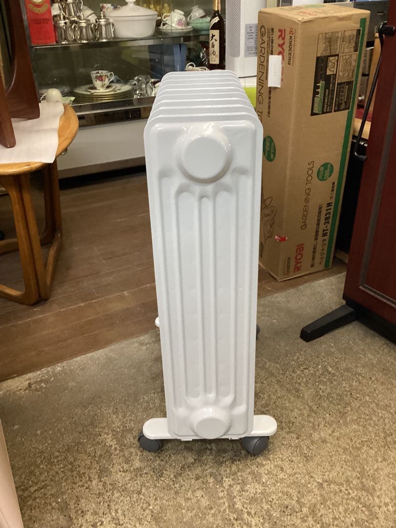 PHILIPS フィリップス オイルヒーター HD3472 1300W - メルカリ