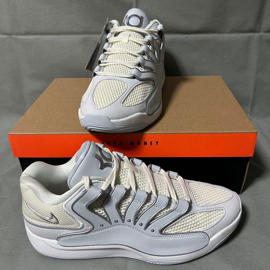ナイキ KD18 グレー ホワイト シルバー ケビンデュラント バッシュ 白