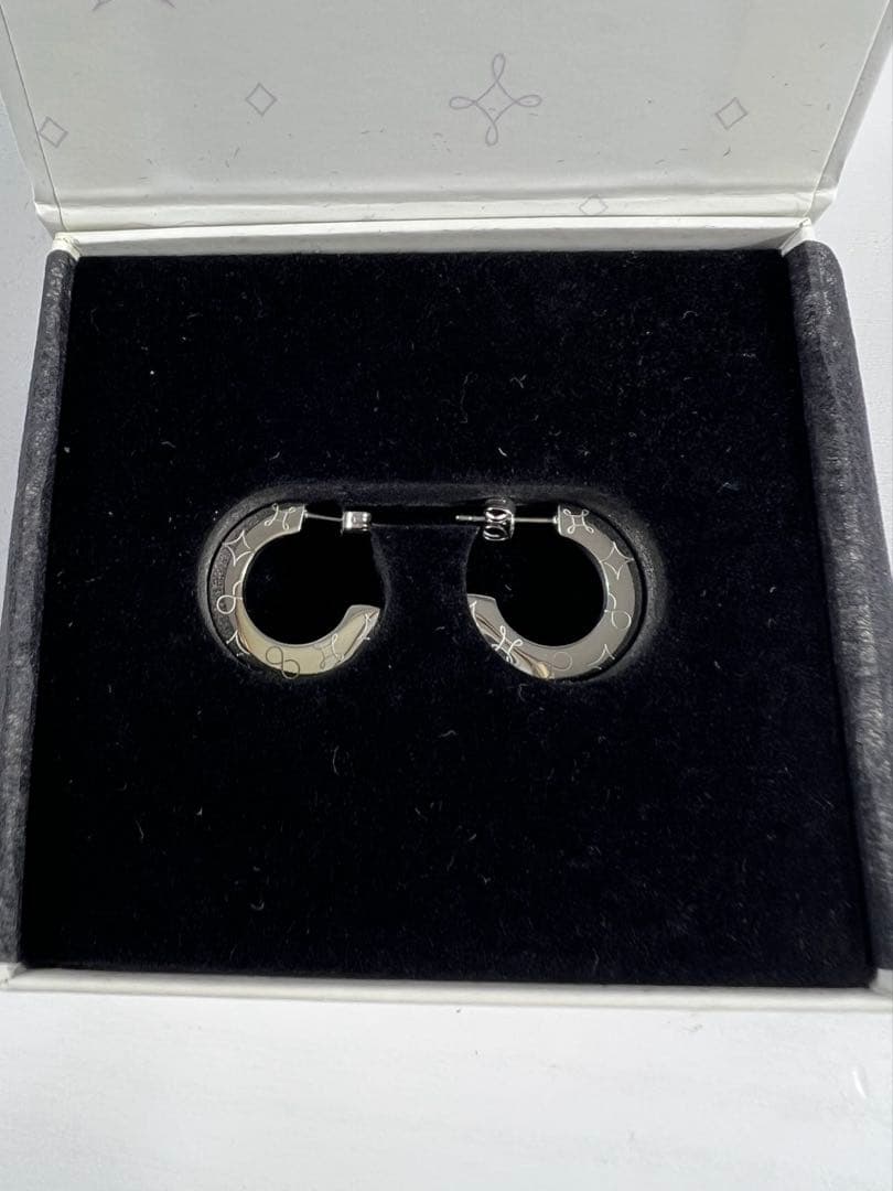 未使用】BTS SOWOOZOO ソウジュコン ピアス - メルカリ