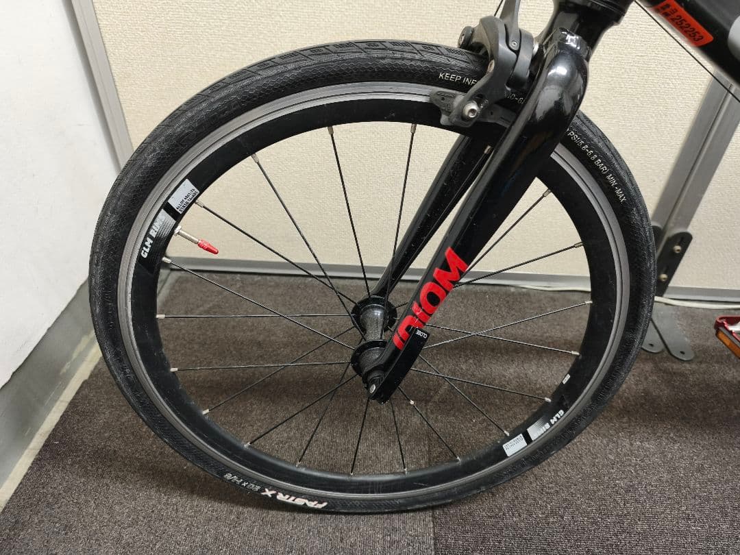 GIANT IDIOM Mサイズ 20インチ ブラック/レッド