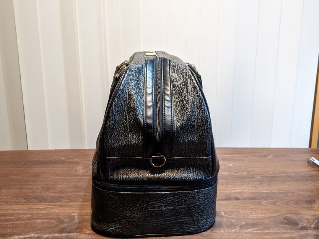 ブラック&ホワイト ゴルフ ボストンバッグ レザー調 2層式 靴 サメ革