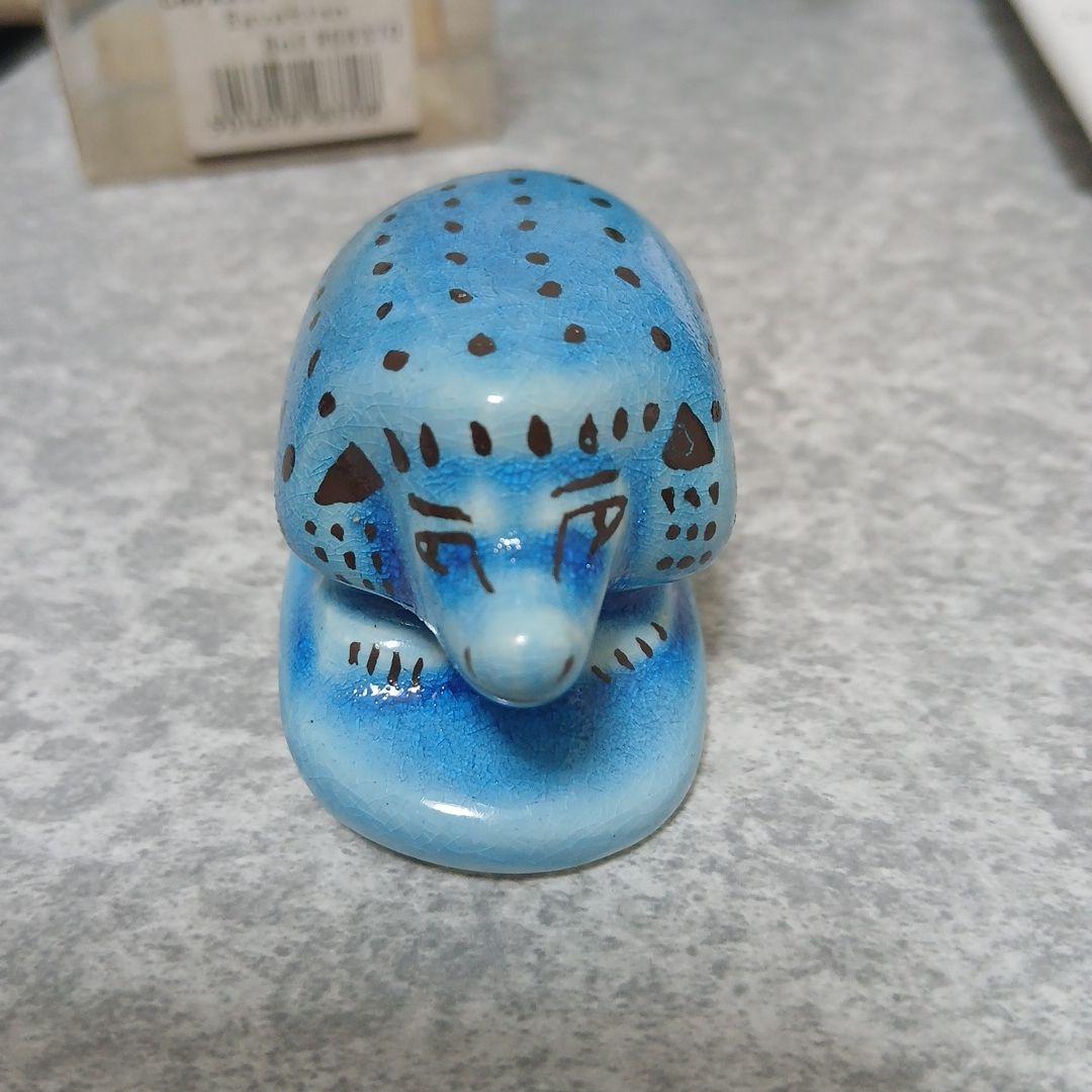 青いハリネズミ 大英博物館 レプリカ陶器の置物 イギリス - メルカリ