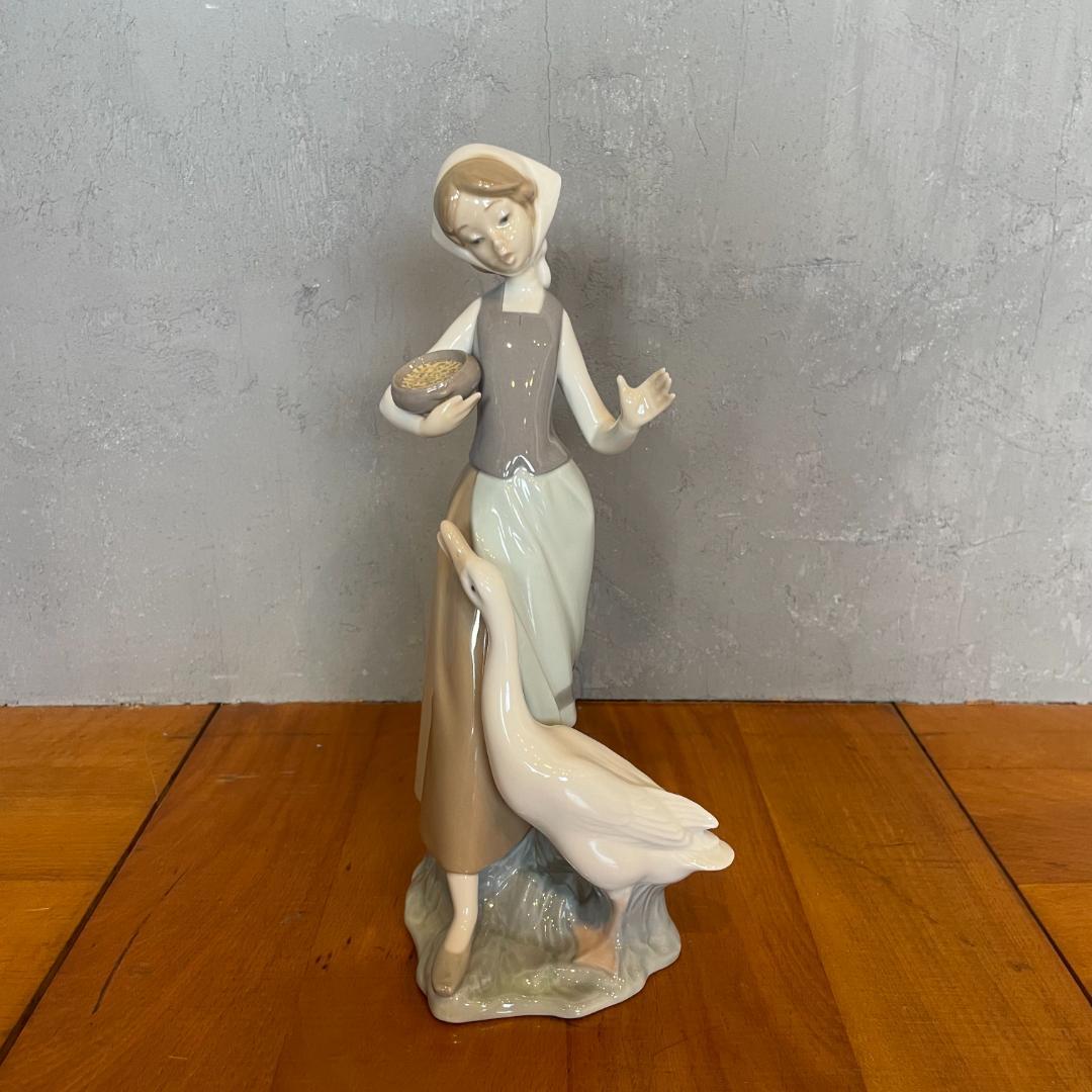 リヤドロ LLADRO No.1052 少女とアヒル フィギュリン 置物 - メルカリ