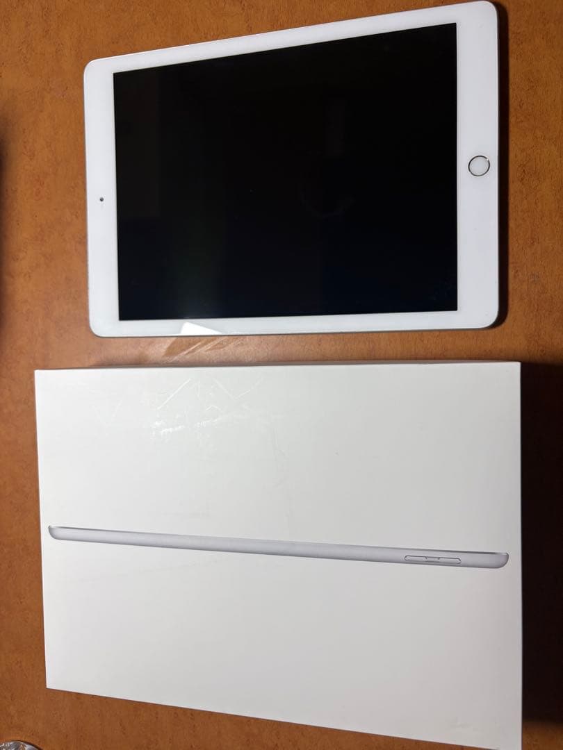 iPad WiFi 32GB シルバー（第6世代） Amazon.co.jp: 【整備済み品】 Apple iPad (第6世代) Wi-Fi 32GB