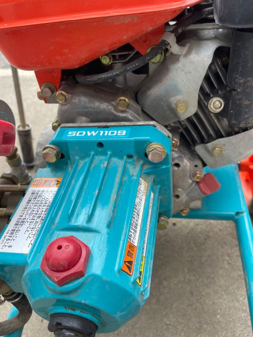 中古未整備現状品＞ 高圧洗浄機本体 ガソリンエンジン（クボタ