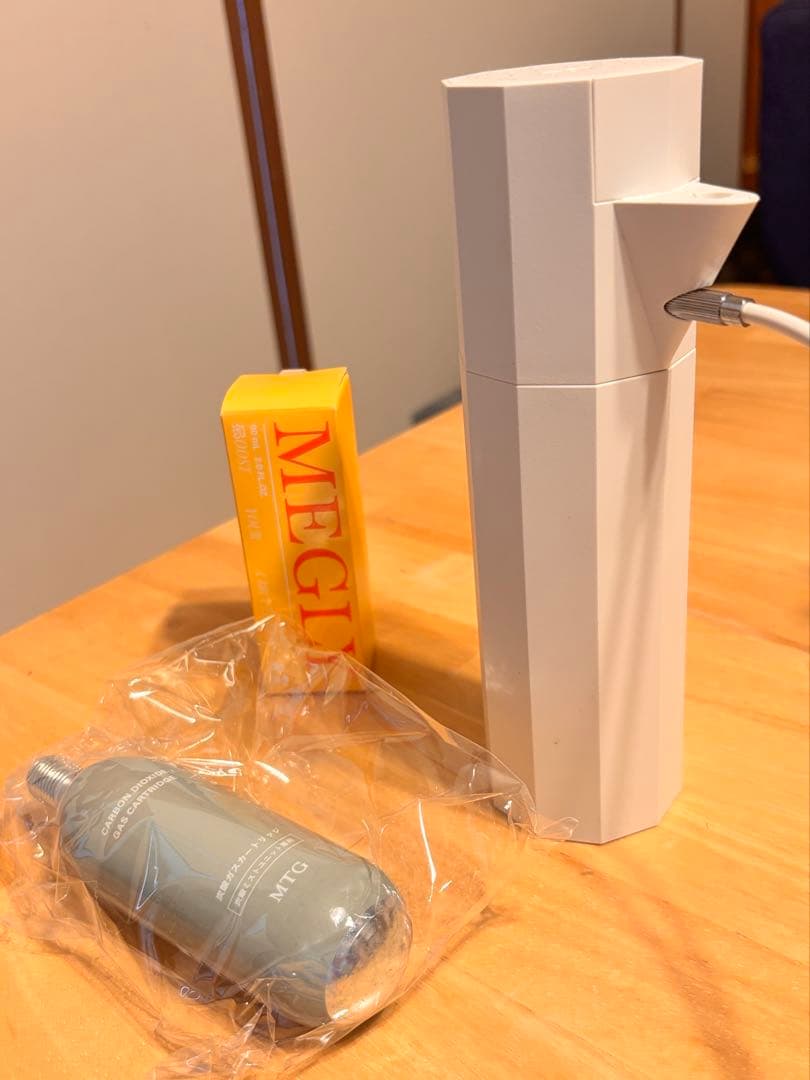MEGLY化粧水・炭酸ガス(新品)本体(中古)セット 箱無し - メルカリ