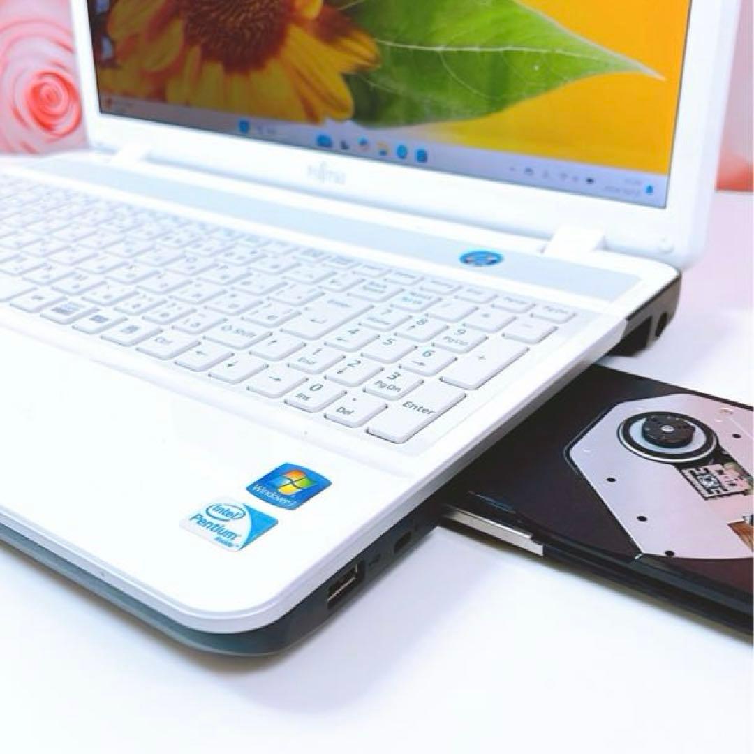 ❤️ポッキリ10,000円❤️すぐ使えるノートパソコン カメラ付 windows11