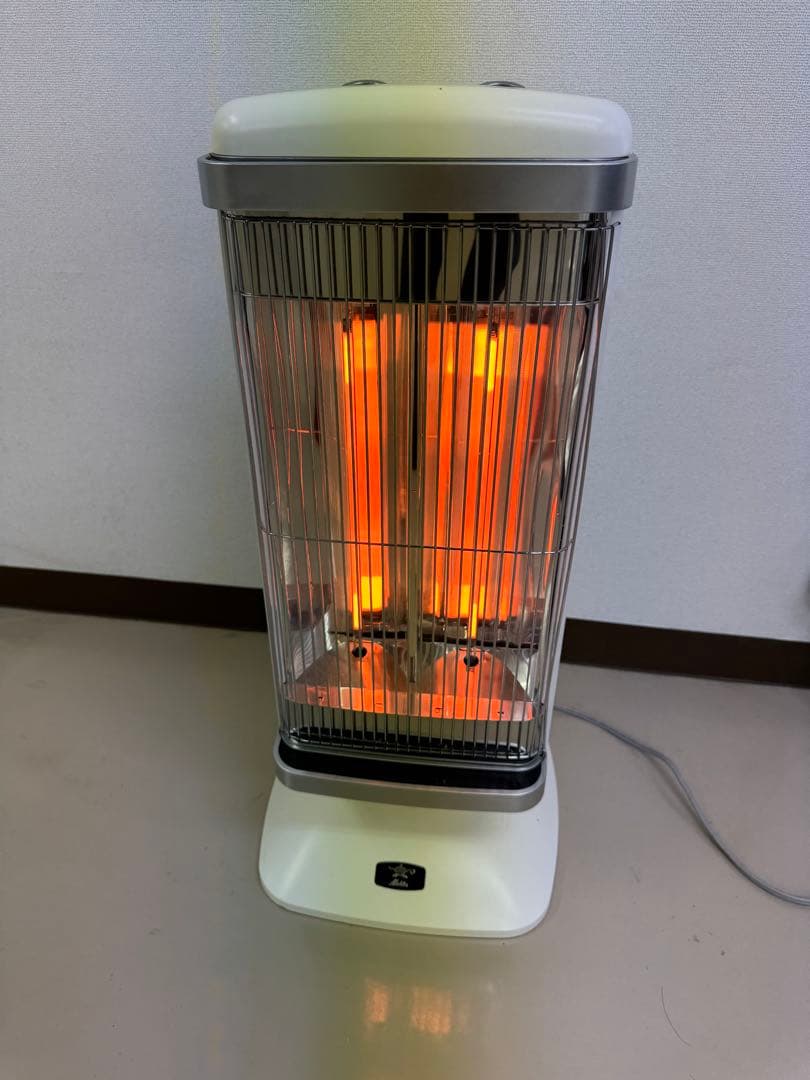 2020年製 遠赤グラファイトヒーター ALADDIN CAH-2G10C 遠赤グラファイトヒーター（2灯管） | Aladdin（アラジン）公式サイト