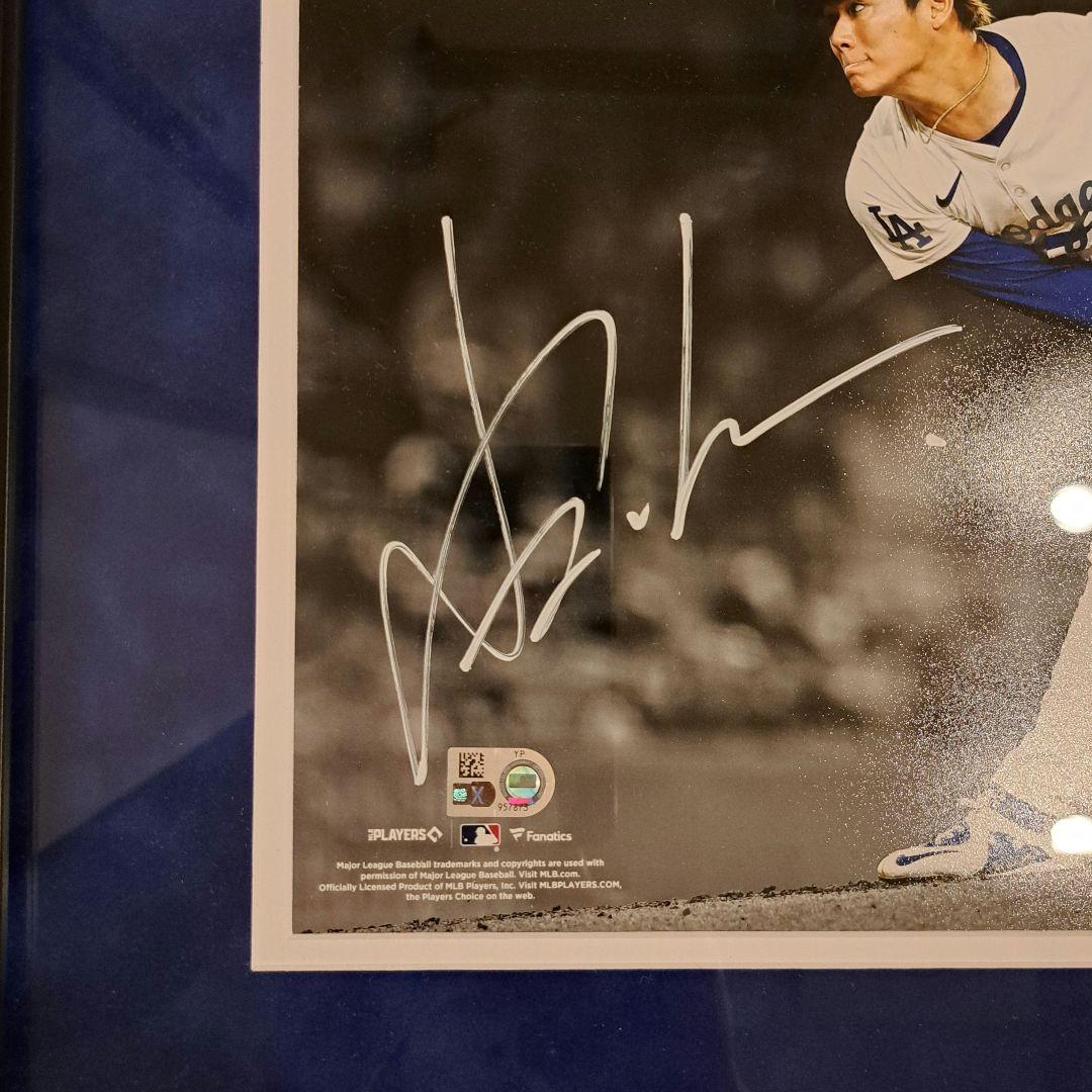 額装入】祝☆WSMVP 山本由伸選手直筆サイン入りフォトグラフ - メルカリ