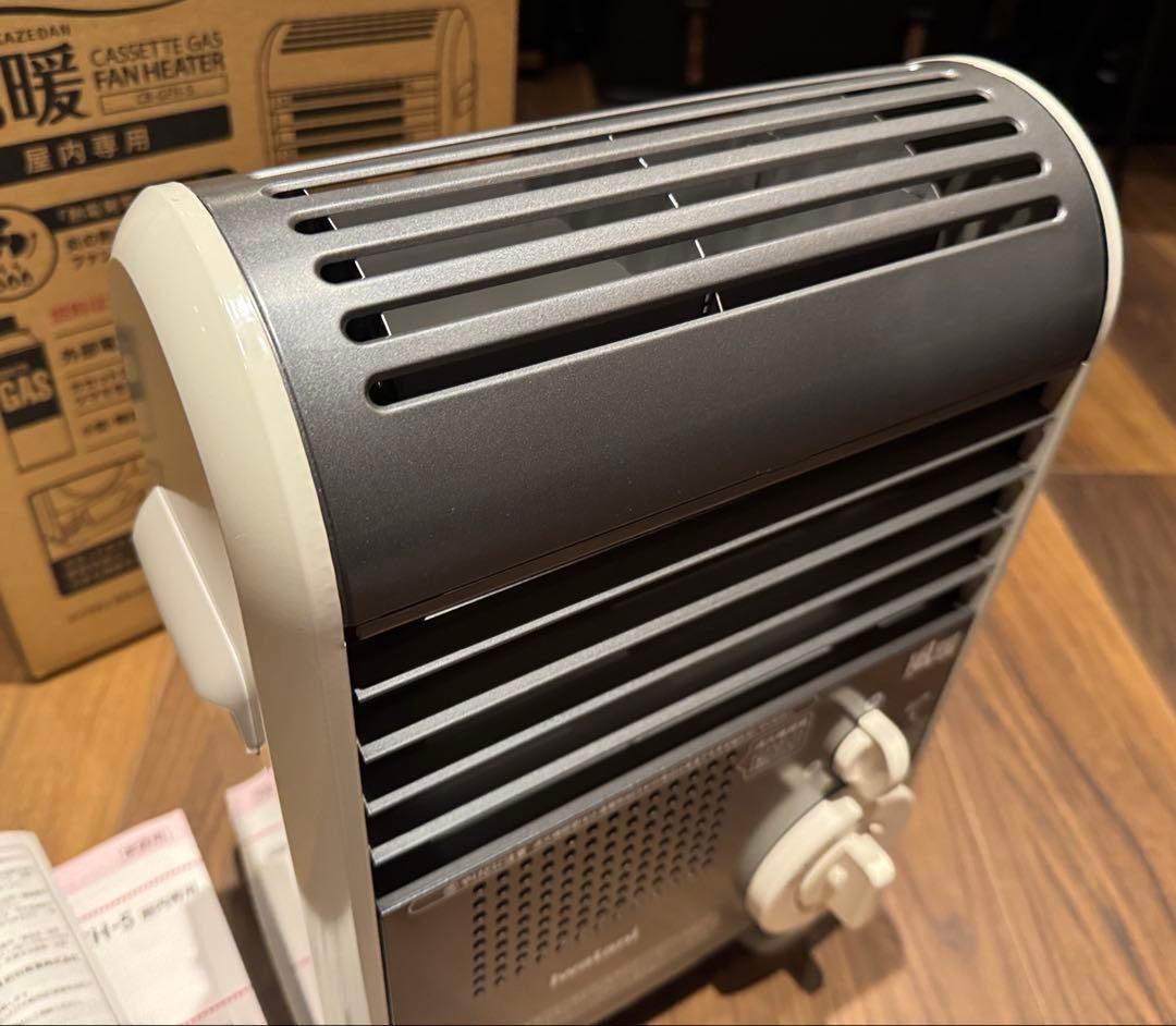 岩谷産業 CB-GFH-5 カセットガスファンヒーター 風暖 KAZEDAN - メルカリ