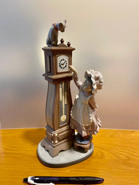 リヤドロ　猫と時計と少女 桜の咲く頃 - 仔猫 | リヤドロ公式オンライン