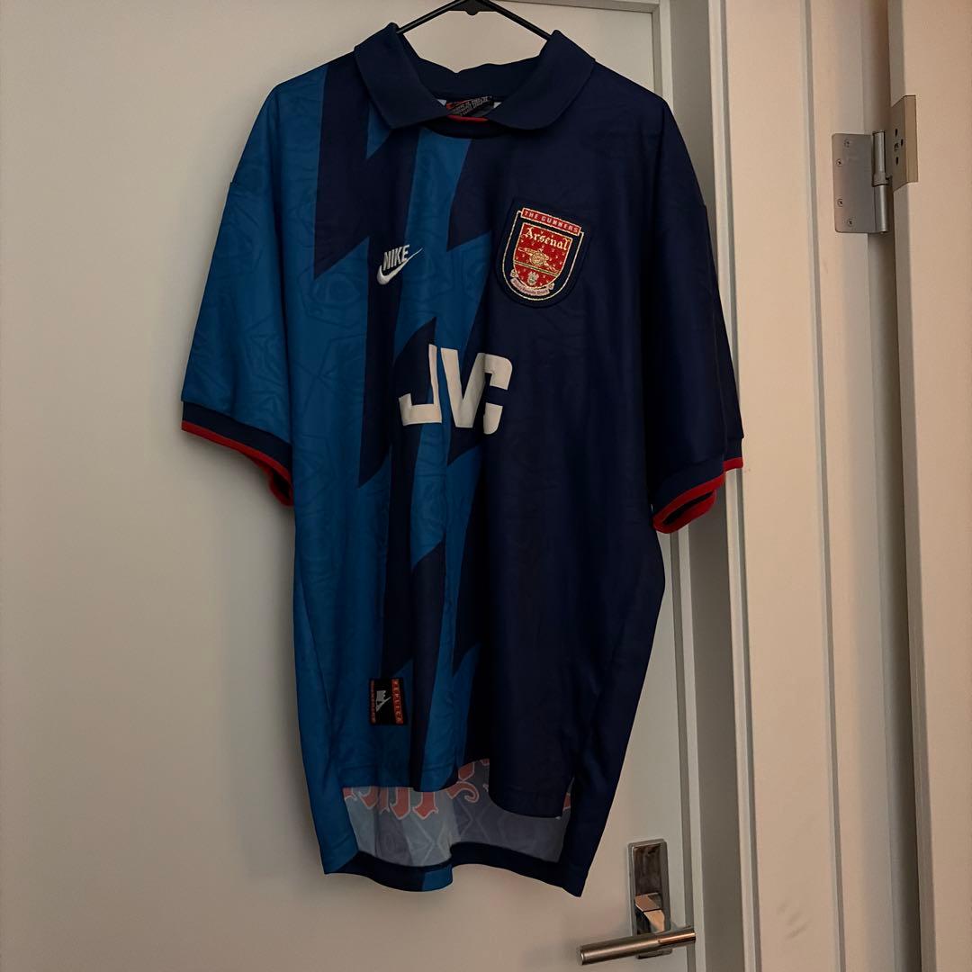 Nike Arsenal シャツ 青色 稲妻模様 アーセナル - メルカリ