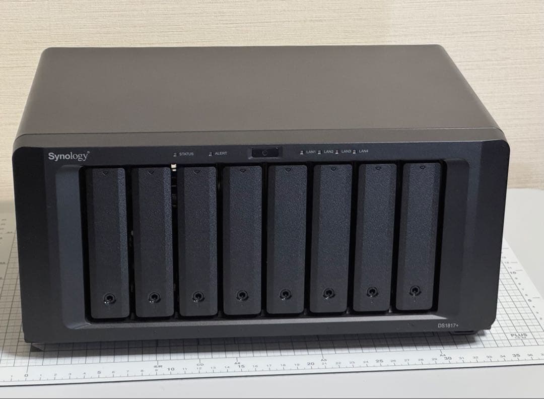 Synology NAS DS1817+(メモリ4GB増設済み)