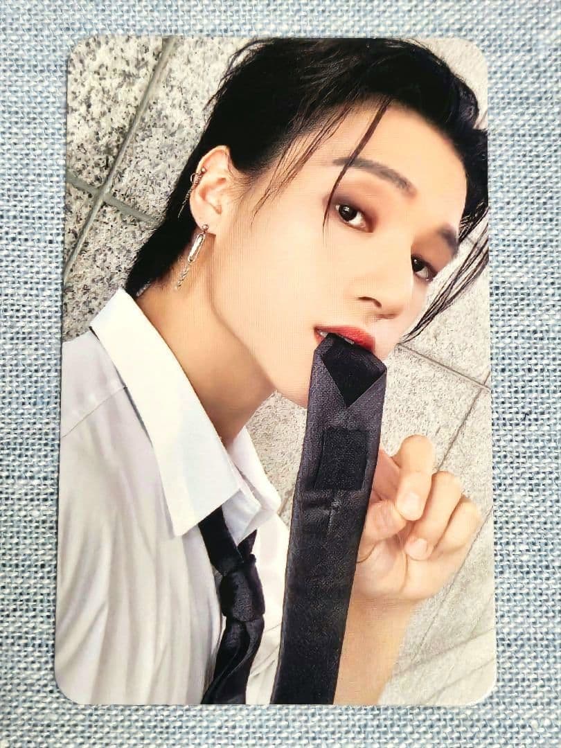 ATEEZ ウヨン OUTLAW minirecord ミニレコード トレカ ATEEZ ウヨン OUTLAW minirecord ミニレコード トレカ - メルカリ