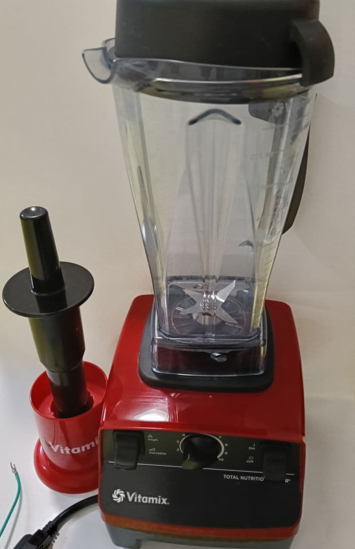 1台8役／Vitamix ミキサー VM0111 レッド 美品 - メルカリ