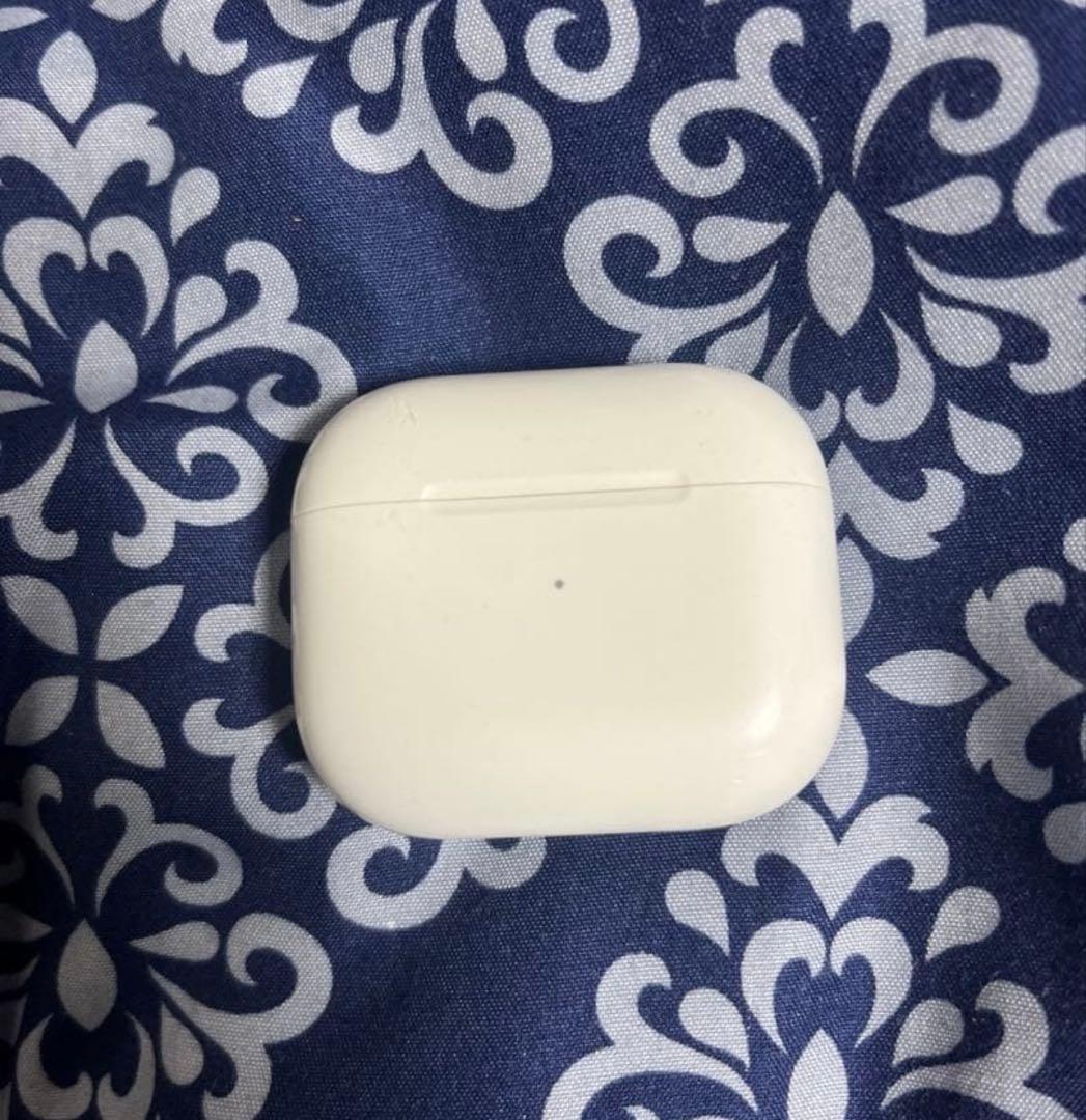 AirPods3世代　ホワイト Refurbished AirPods (3rd generation) with Lightning Charging Case