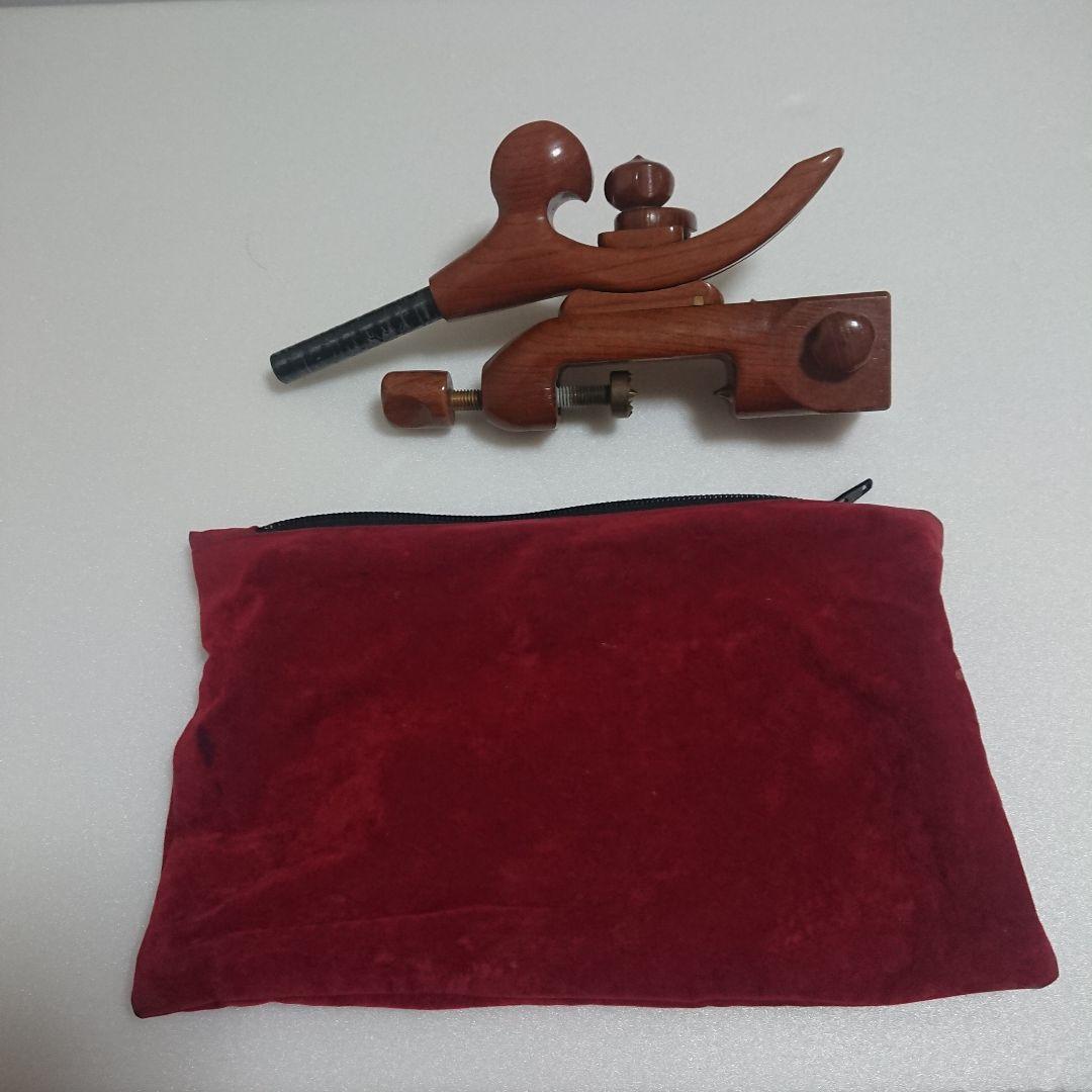 ヘラブナ万力カウンター付きポーチ付きとても希少です Amazon | ヘラブナ万力 天然木黒柿x白柏 大砲型万力 へら用品 袋竿枕