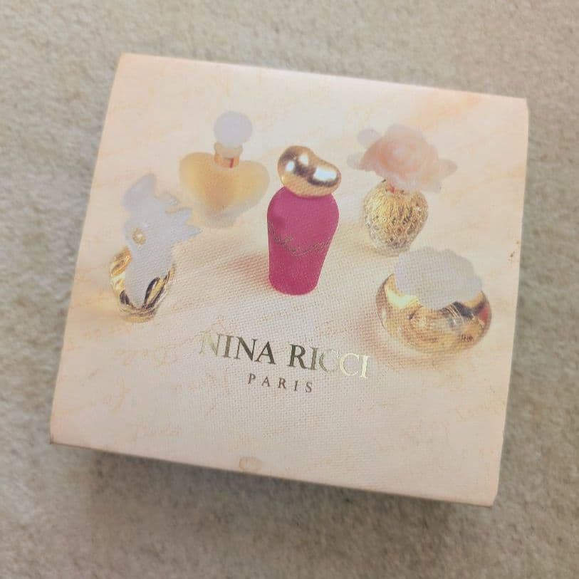 未使用】NINA RICCI ミニボトル 香水セット 5個入り - メルカリ