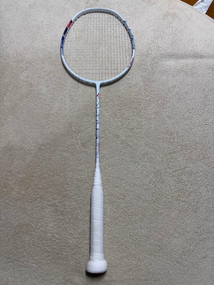 アルティウス01フィール　ほぼ新品 MIZUNO（ミズノ） バドミントンラケット アルティウス 01 フィール