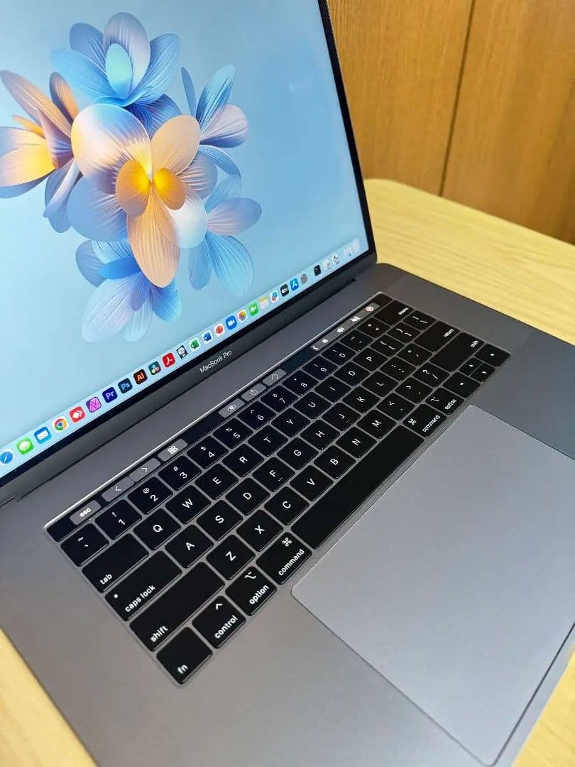 美品 MacBook Pro 16インチ i9 32/1TB CAD/3D設計 - メルカリ