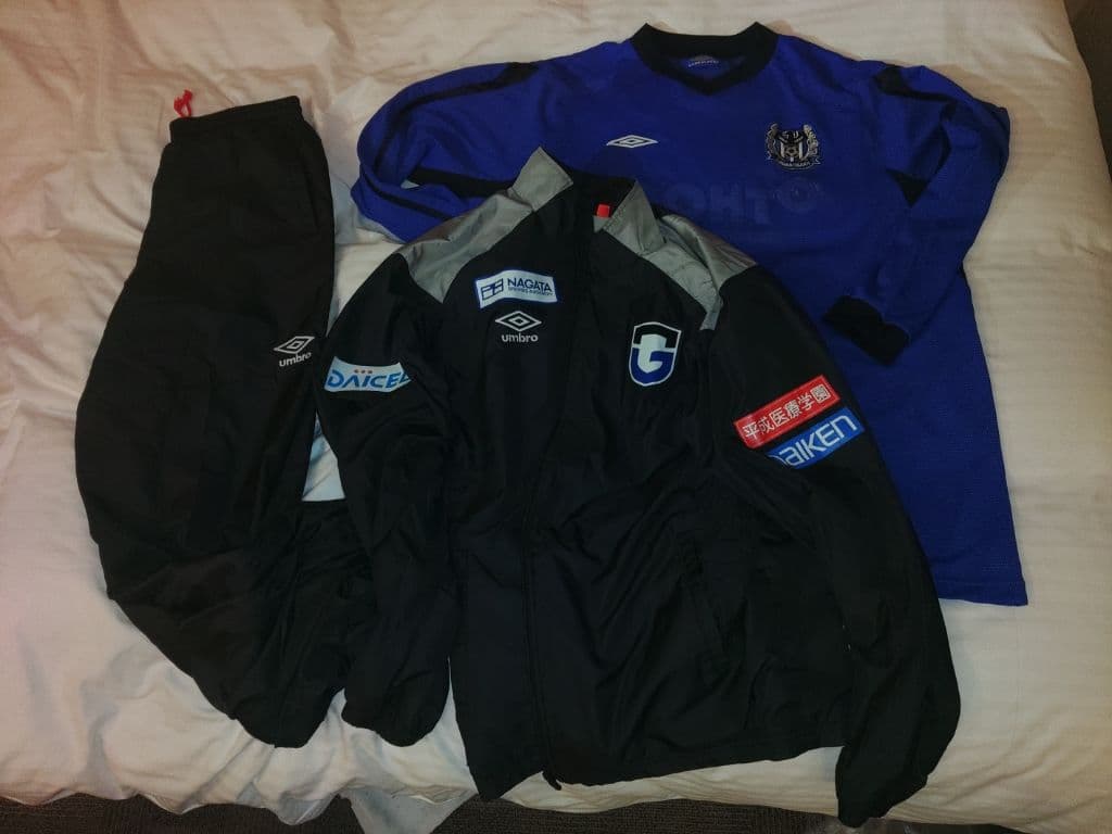 ガンバ大阪 支給品 ウォーマー上下 + 長袖ユニフォーム - メルカリ