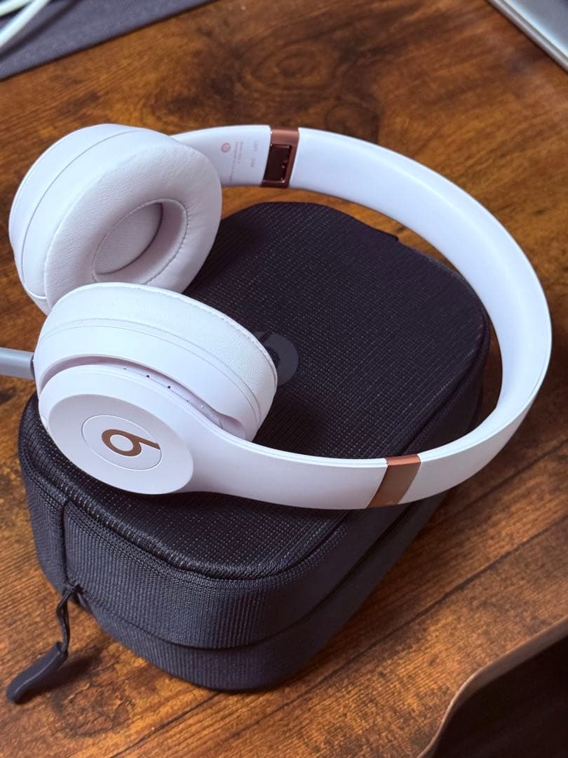 Beats Solo4 Wireless クラウドピンク MUW33PA/A ビーツ・エレクトロニクス Beats Solo 4 MUW33PA/A [クラウドピンク