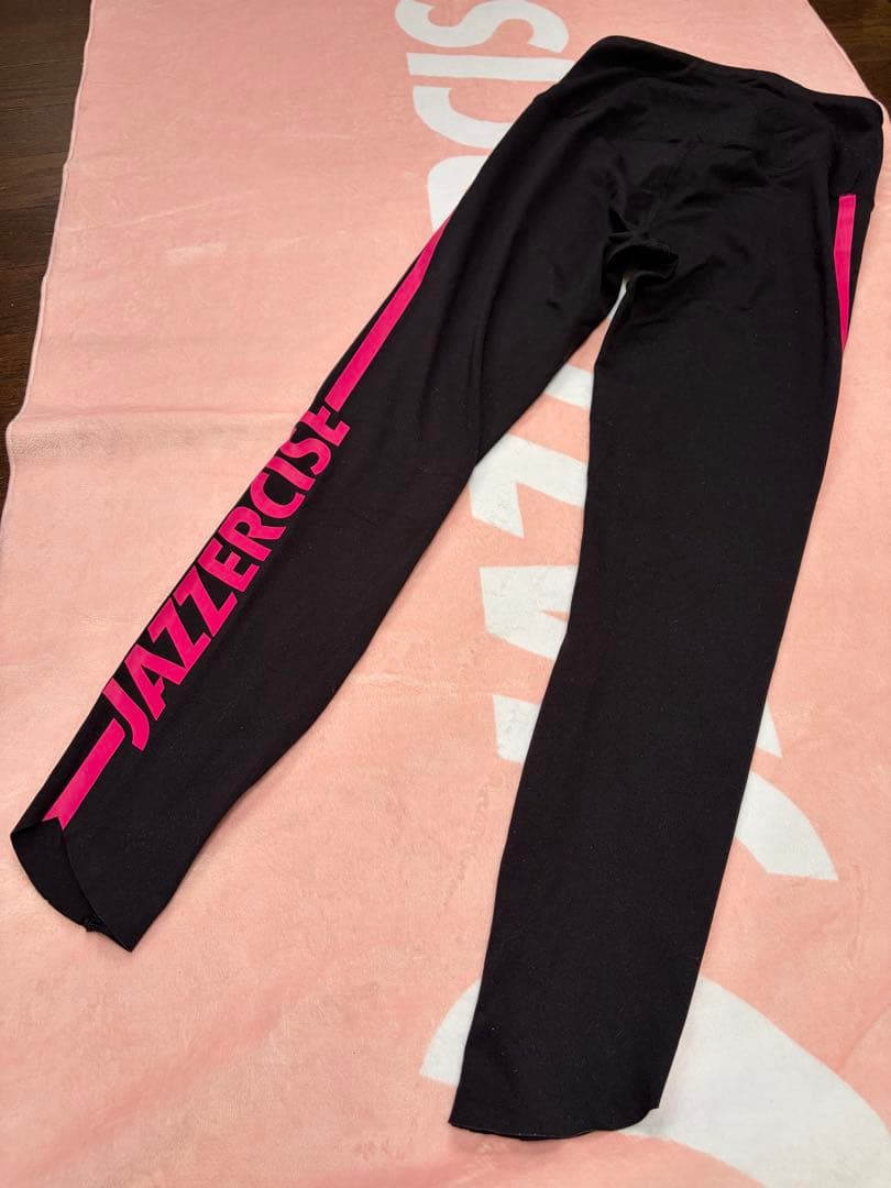 ジャザサイズ レギンス 上下 セット③黒 ピンクロゴ Jazzercise - メルカリ