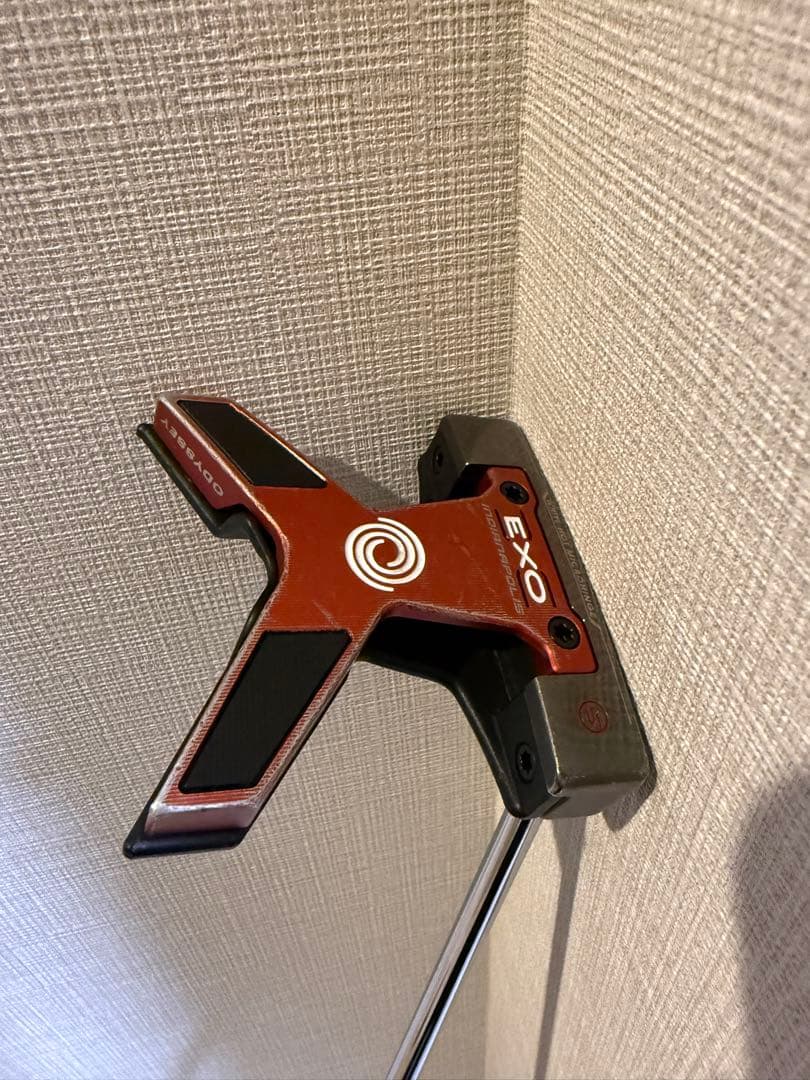 ODYSSEY EXO パター レッド FIRST LOOK： オデッセイ EXO パター