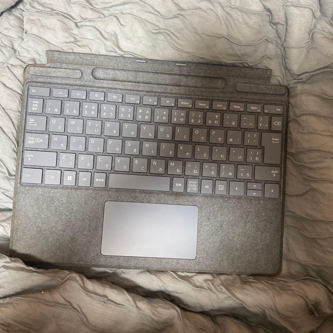 ジャンク品】サーフェスプロ キーボード surface pro 8 - メルカリ