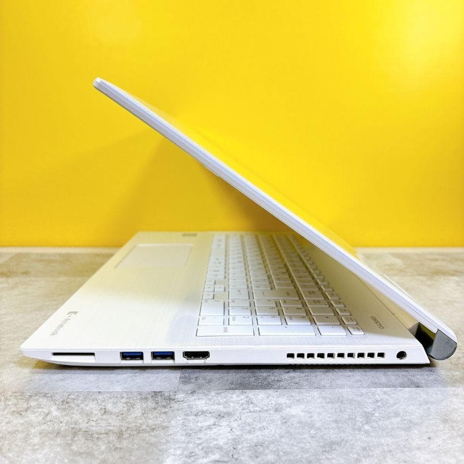 新品SSD480で快適✨きれいな白❣カメラ付 ブルーレイ フルHD薄型Win11